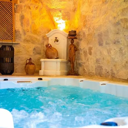 La Fontaine Doree - Jacuzzi, Piscine & Vue Montlaux