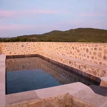 La Fontaine Doree - Jacuzzi, Piscine & Vue Apartment