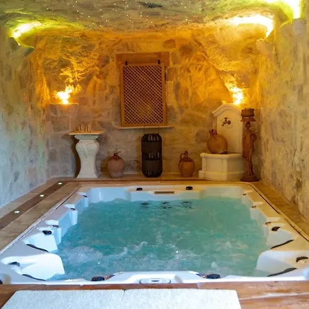 La Fontaine Doree - Jacuzzi, Piscine & Vue Апартаменты Montlaux