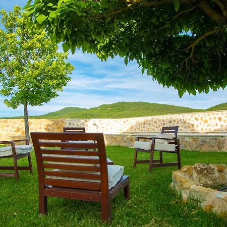 La Fontaine Doree - Jacuzzi, Piscine & Vue