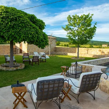La Fontaine Doree - Jacuzzi, Piscine & Vue Montlaux